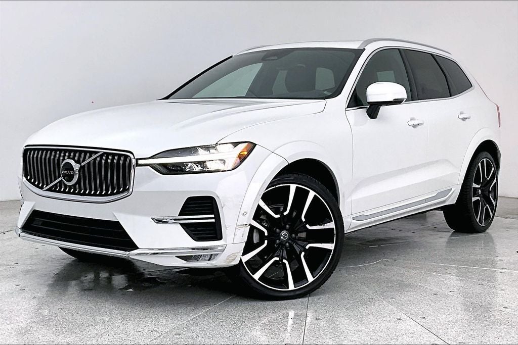 2023 Volvo XC60 B5 Ultimate Bright Theme