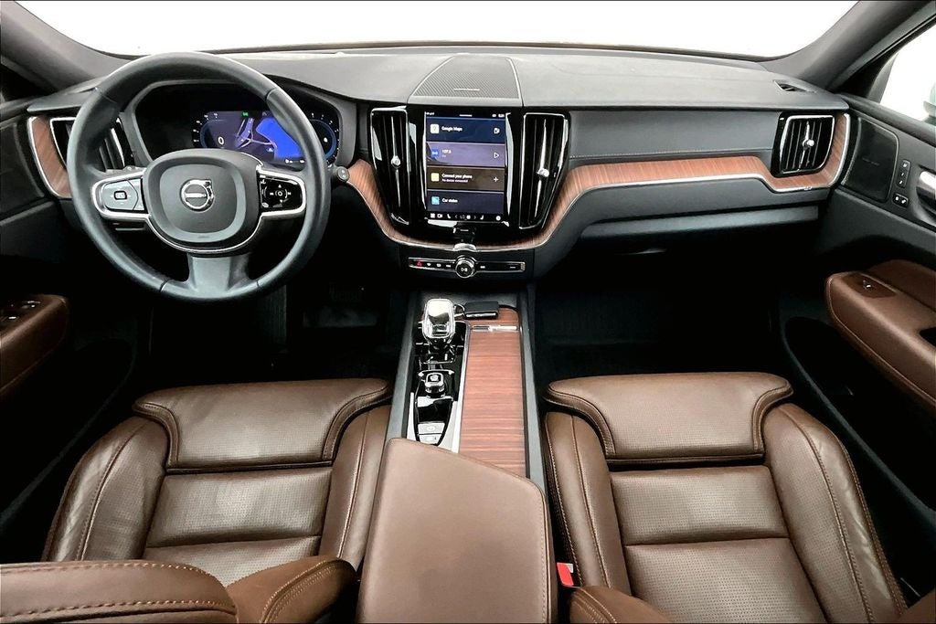 2023 Volvo XC60 B5 Ultimate Bright Theme