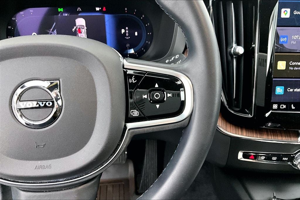 2023 Volvo XC60 B5 Ultimate Bright Theme