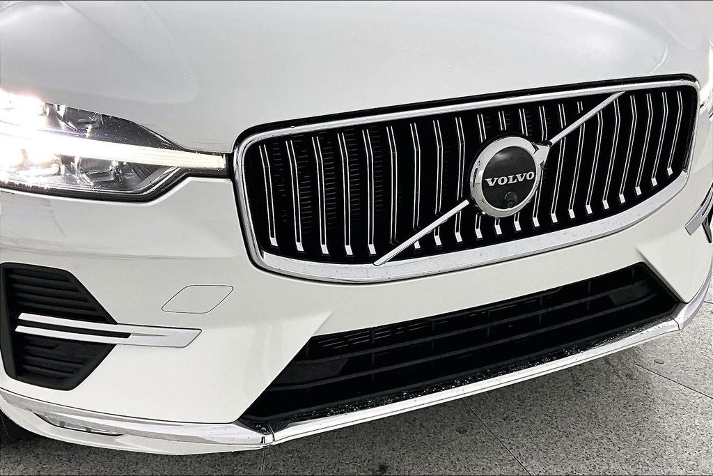 2023 Volvo XC60 B5 Ultimate Bright Theme