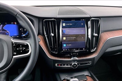 2023 Volvo XC60 B5 Ultimate Bright Theme