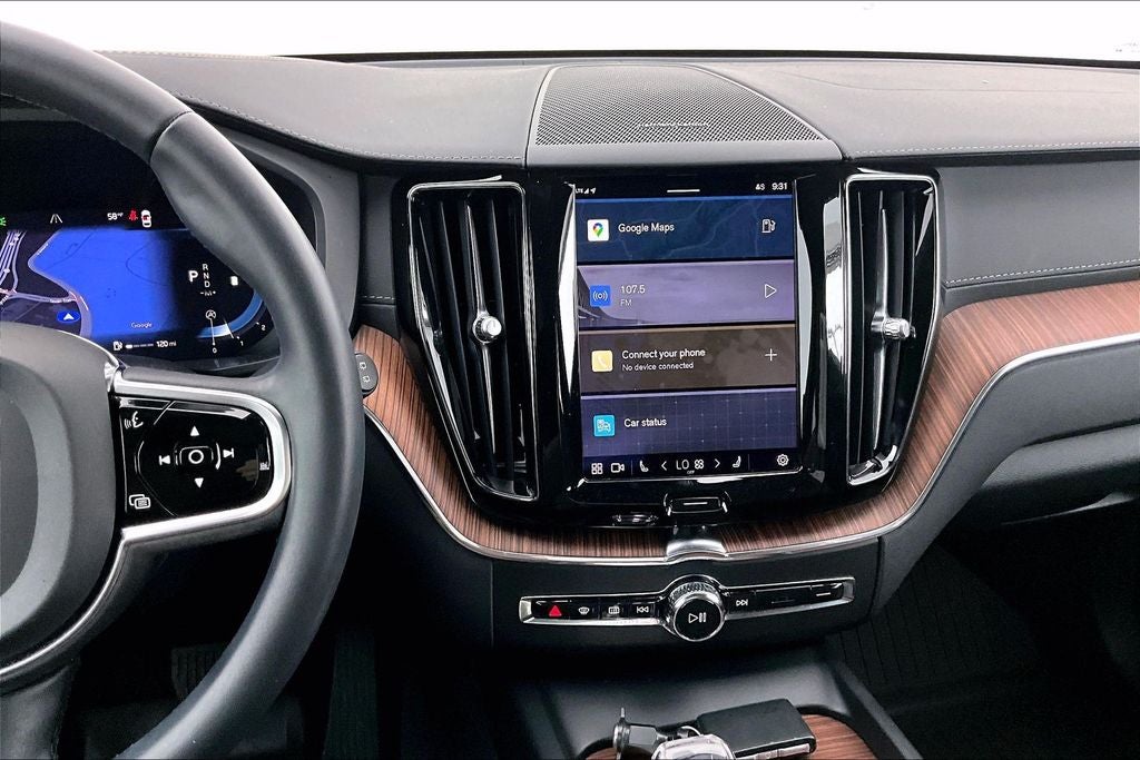 2023 Volvo XC60 B5 Ultimate Bright Theme