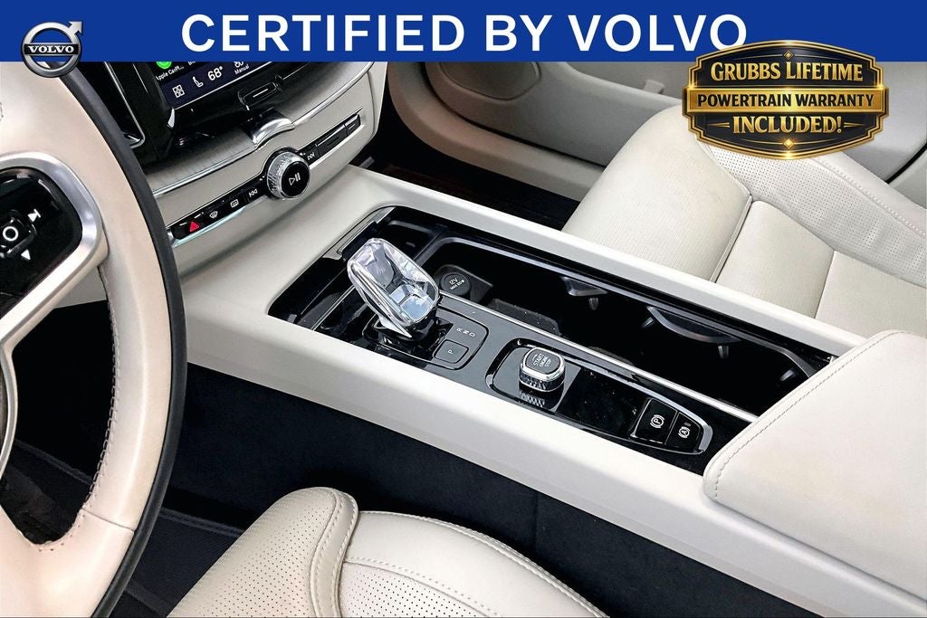 2023 Volvo XC60 B5 Ultimate Bright Theme