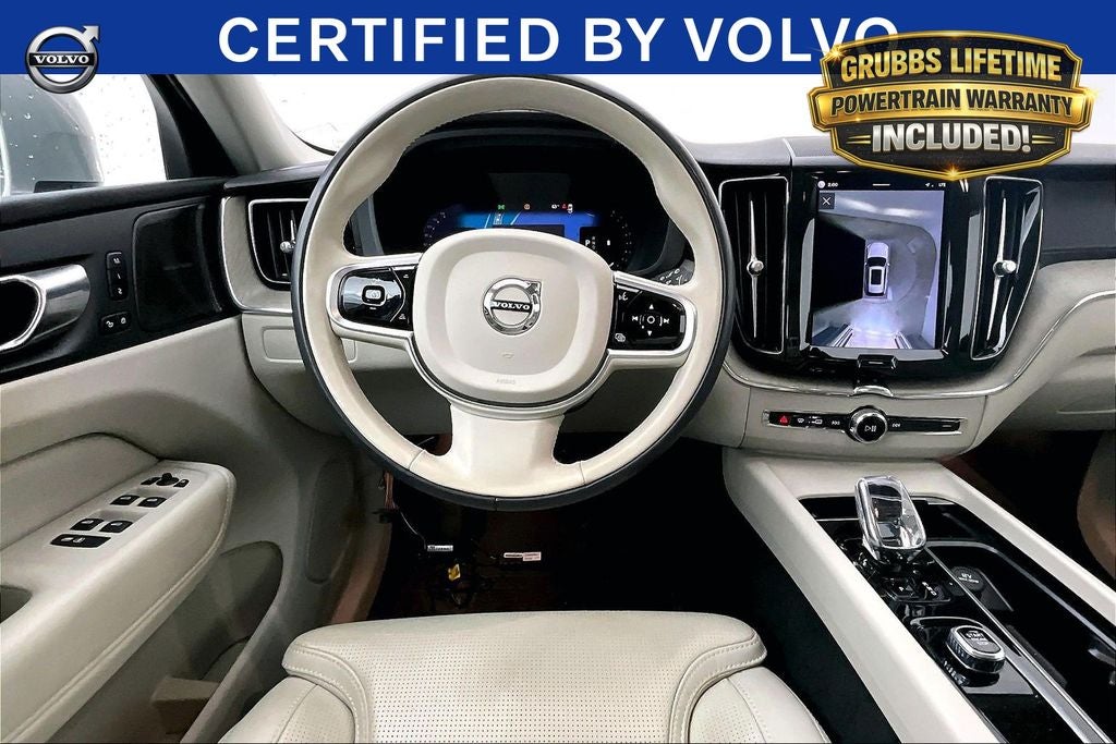 2023 Volvo XC60 B5 Ultimate Bright Theme