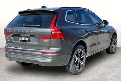 2022 Volvo XC60 B5 Momentum
