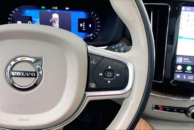 2022 Volvo XC60 B5 Momentum