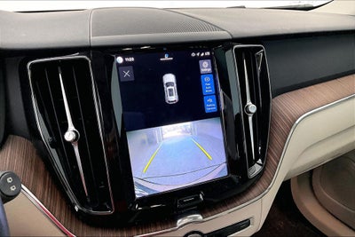 2022 Volvo XC60 B5 Momentum