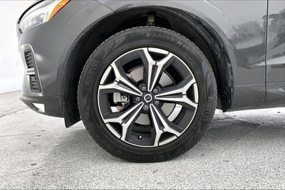 2022 Volvo XC60 B5 Momentum