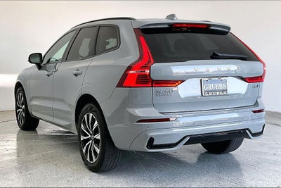 2024 Volvo XC60 B5 Core Dark Theme