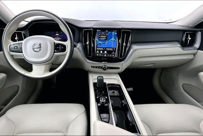 2024 Volvo XC60 B5 Core Dark Theme