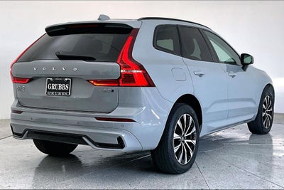 2024 Volvo XC60 B5 Core Dark Theme