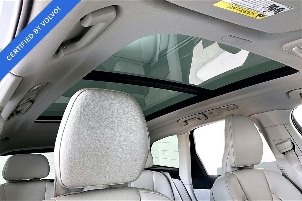 2024 Volvo XC60 B5 Core Dark Theme
