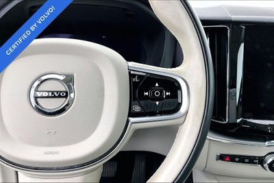 2024 Volvo XC60 B5 Core Dark Theme