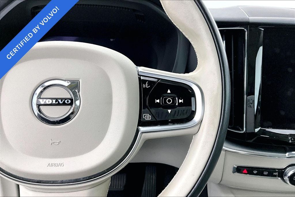 2024 Volvo XC60 B5 Core Dark Theme