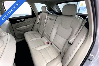 2024 Volvo XC60 B5 Core Dark Theme