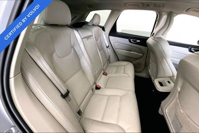 2024 Volvo XC60 B5 Core Dark Theme