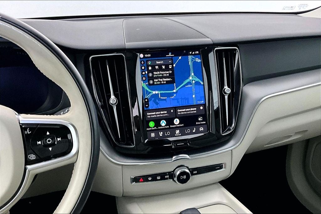 2024 Volvo XC60 B5 Core Dark Theme