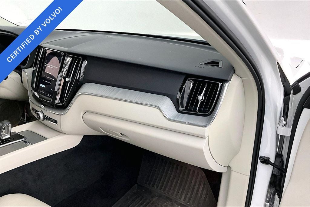 2024 Volvo XC60 B5 Plus Dark Theme