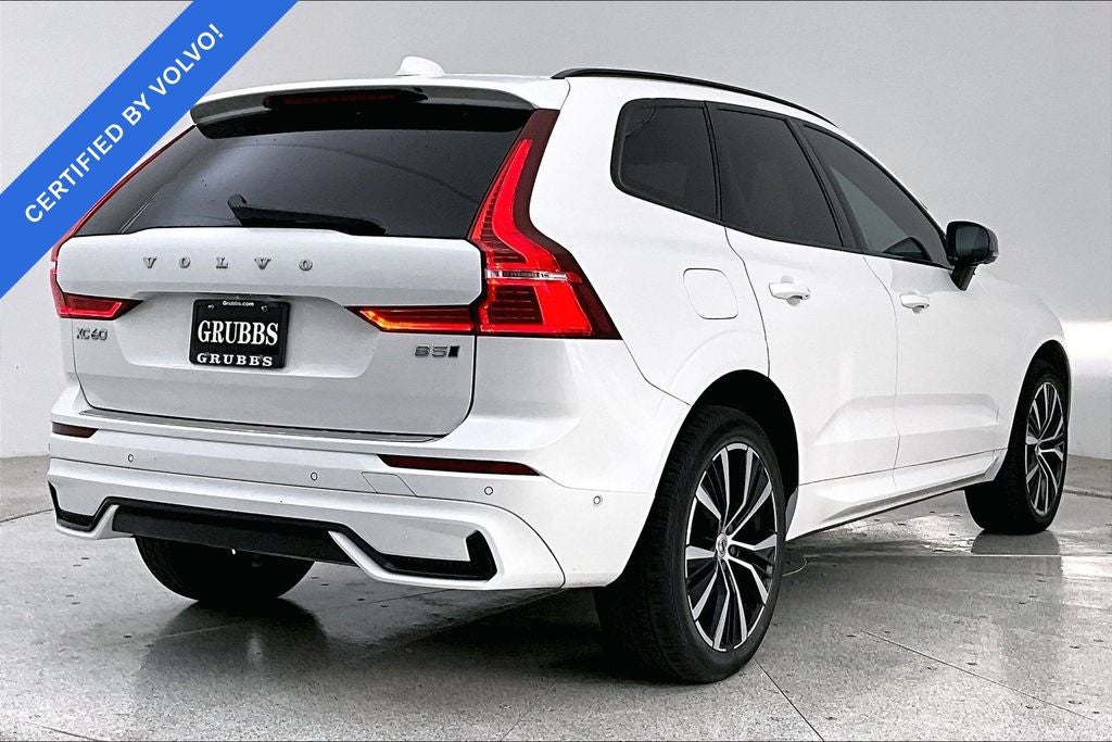 2024 Volvo XC60 B5 Plus Dark Theme