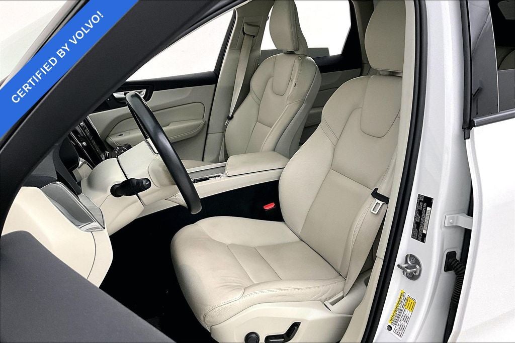 2024 Volvo XC60 B5 Plus Dark Theme