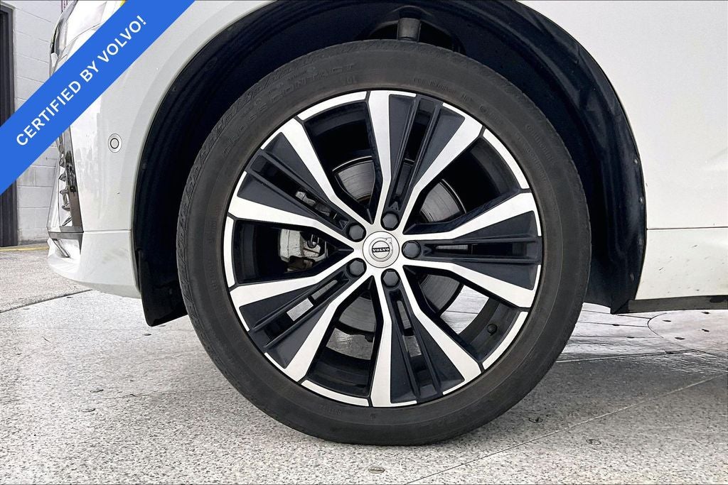 2024 Volvo XC60 B5 Plus Dark Theme