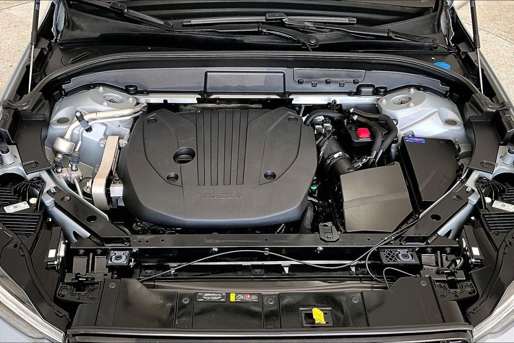 2024 Volvo XC60 B5 Plus Dark Theme