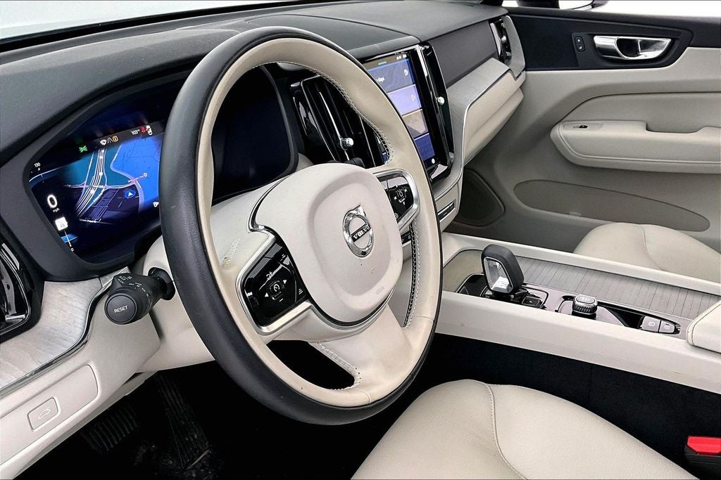 2024 Volvo XC60 B5 Plus Dark Theme