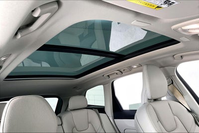 2024 Volvo XC60 B5 Plus Dark Theme