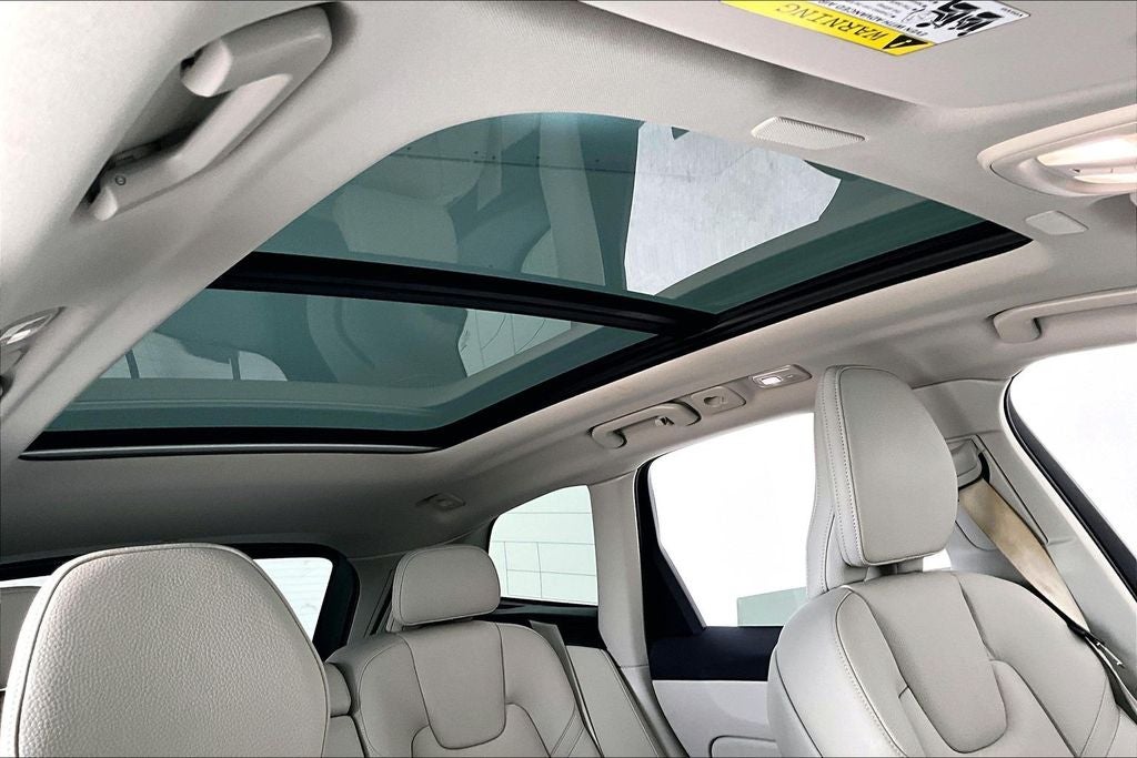 2024 Volvo XC60 B5 Plus Dark Theme
