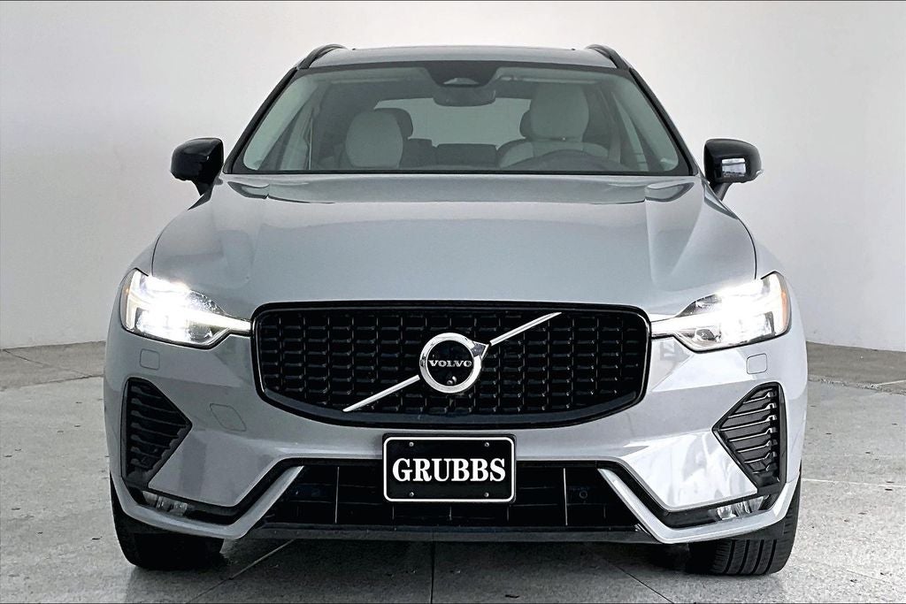 2024 Volvo XC60 B5 Plus Dark Theme