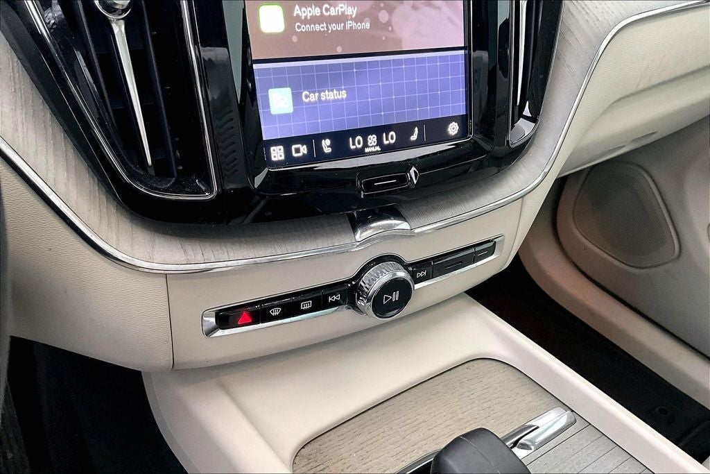 2024 Volvo XC60 B5 Plus Dark Theme