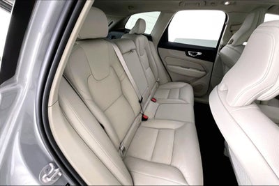 2024 Volvo XC60 B5 Plus Dark Theme