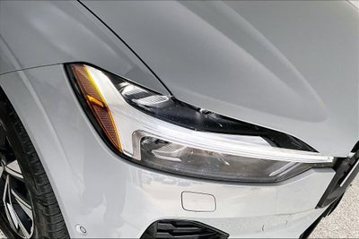 2024 Volvo XC60 B5 Plus Dark Theme