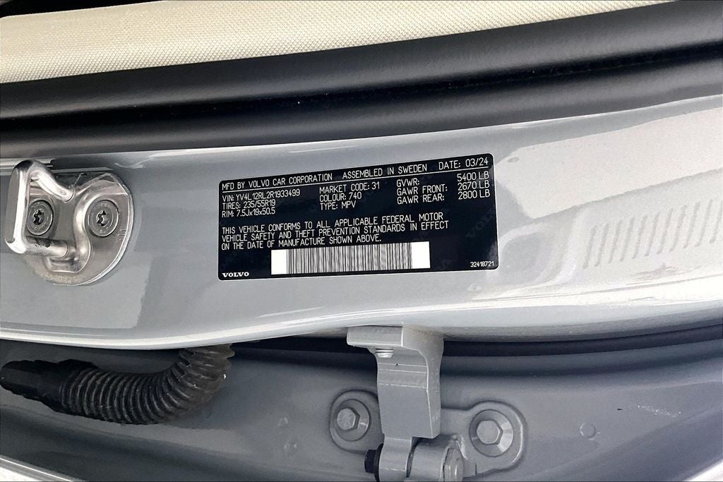 2024 Volvo XC60 B5 Plus Dark Theme