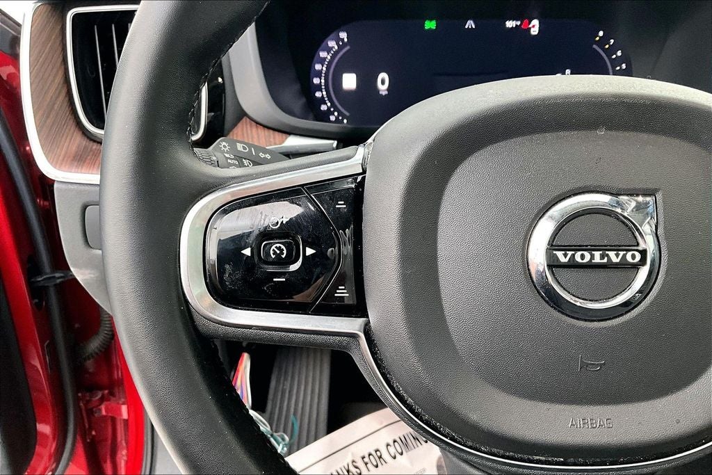 2024 Volvo XC60 B5 Plus Dark Theme