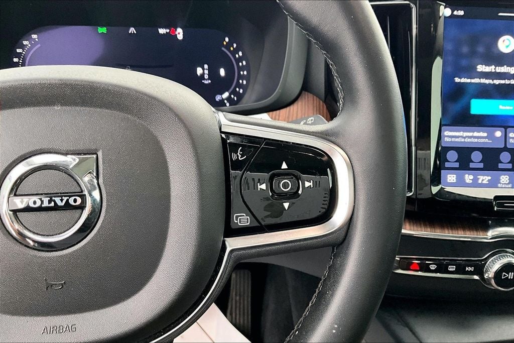 2024 Volvo XC60 B5 Plus Dark Theme