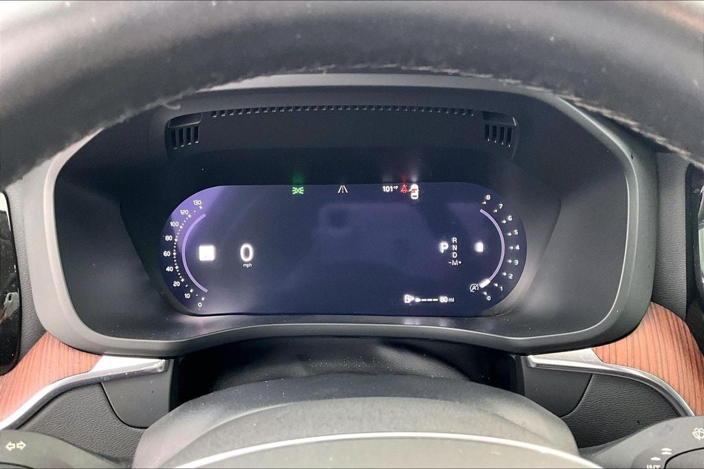 2024 Volvo XC60 B5 Plus Dark Theme