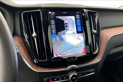 2024 Volvo XC60 B5 Plus Dark Theme