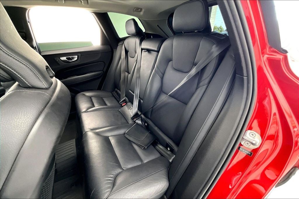 2024 Volvo XC60 B5 Plus Dark Theme