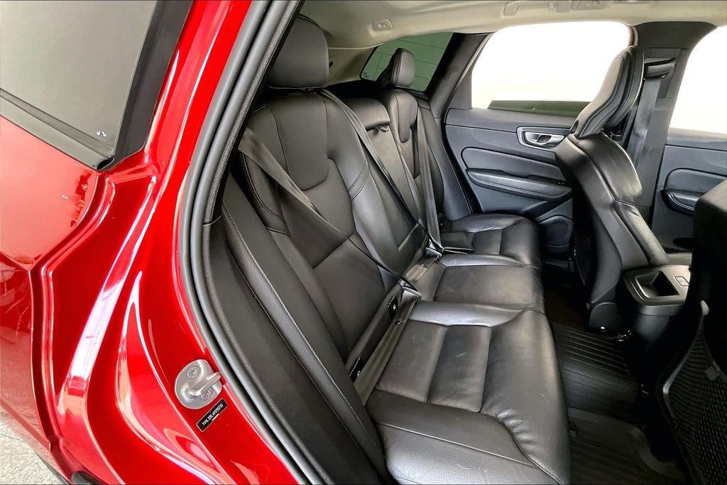 2024 Volvo XC60 B5 Plus Dark Theme