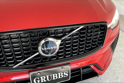 2024 Volvo XC60 B5 Plus Dark Theme