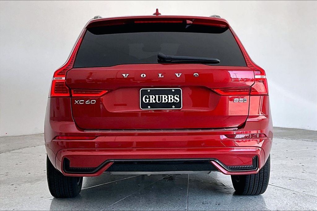 2024 Volvo XC60 B5 Plus Dark Theme