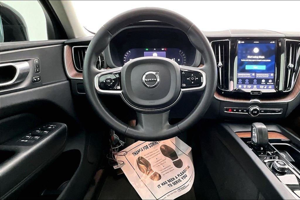 2024 Volvo XC60 B5 Plus Dark Theme