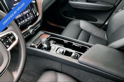 2024 Volvo XC60 B5 Plus Dark Theme