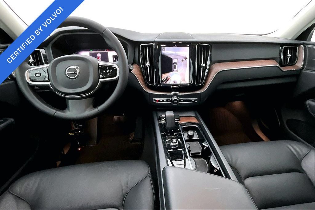 2024 Volvo XC60 B5 Plus Dark Theme