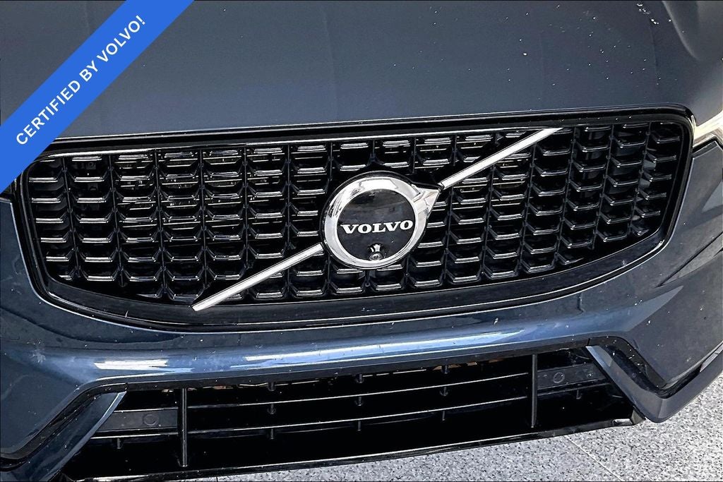 2024 Volvo XC60 B5 Plus Dark Theme