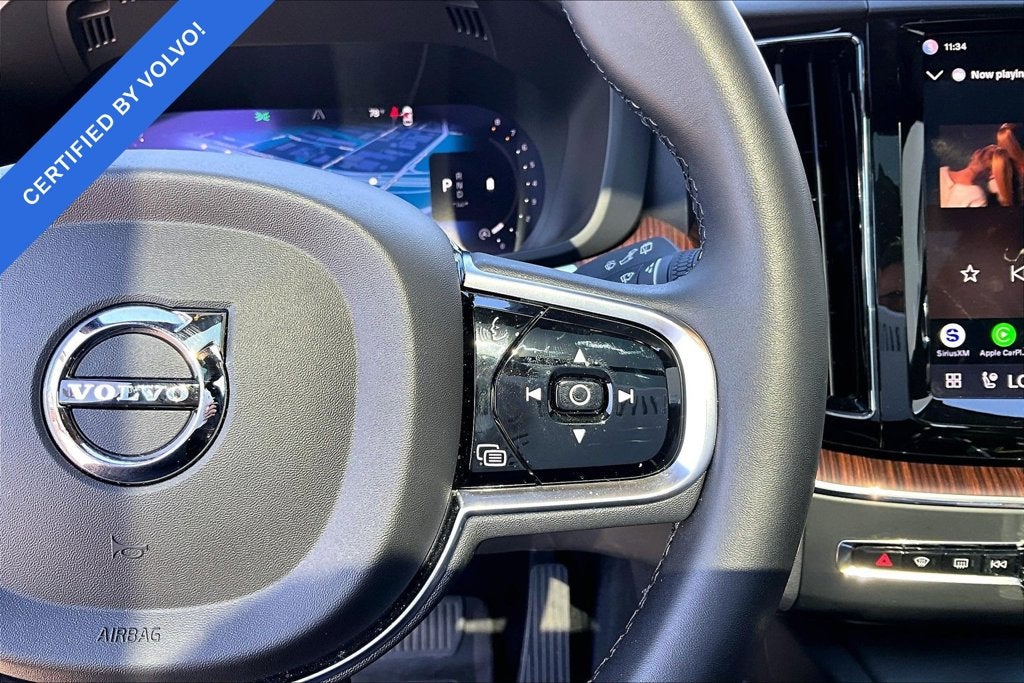 2024 Volvo XC60 B5 Plus Dark Theme