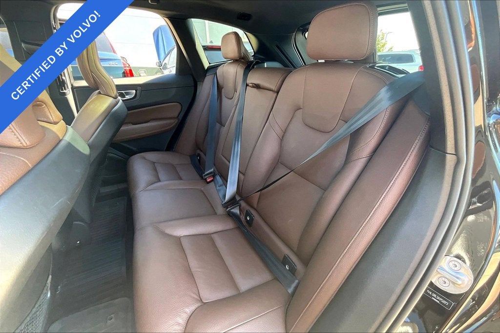 2024 Volvo XC60 B5 Plus Dark Theme