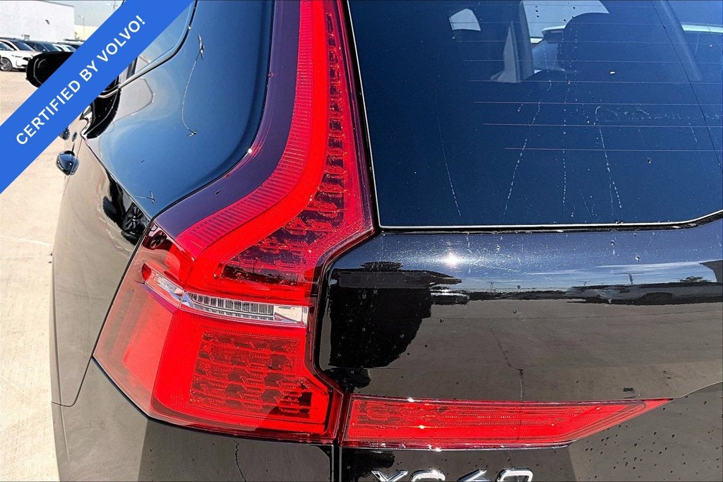 2024 Volvo XC60 B5 Plus Dark Theme