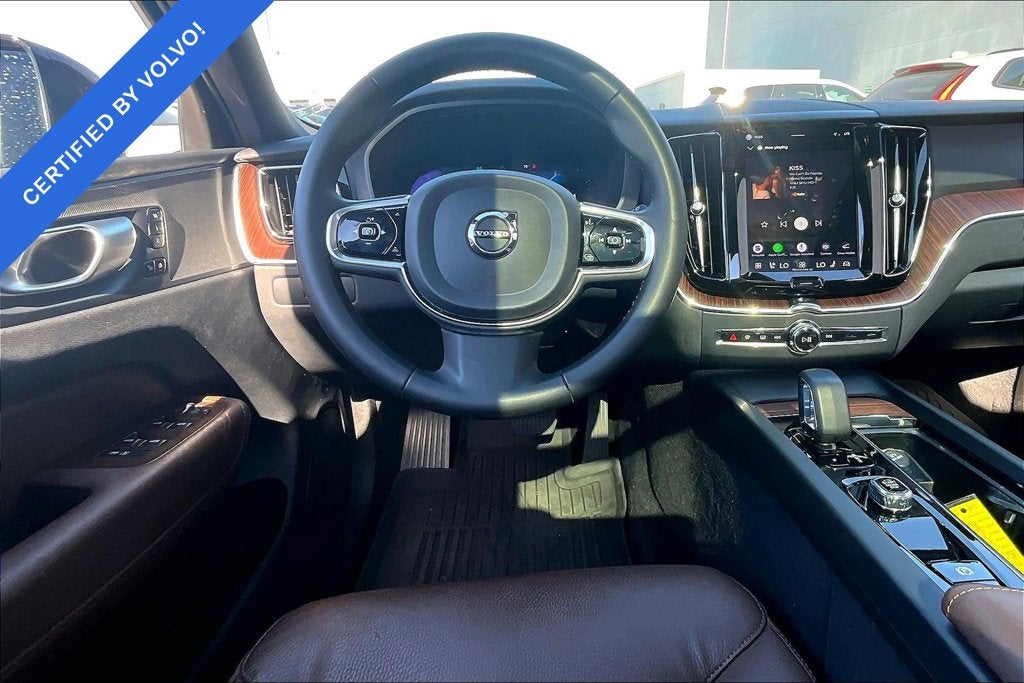 2024 Volvo XC60 B5 Plus Dark Theme